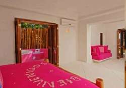 imagen de Una habitación, frente al mar, suite principal_3