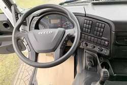 imagen de Iveco 8x4 Tipper Truck Pre-owned export 2023 model_3
