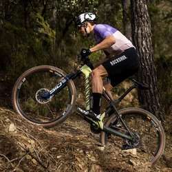 imagen de 2025 Canyon Lux World Cup CFR AXS MB(INDORACYCLES)_3