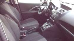 imagen de Minivan Mazda 5 con 3 filas _4