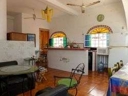 imagen de BAR DE 2 PISOS, 4 ESTUDIOS Y TERRAZA._4