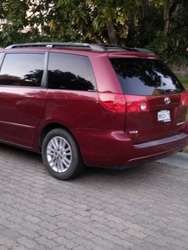 imagen de toyota sienna Le 2009 color tinta _4