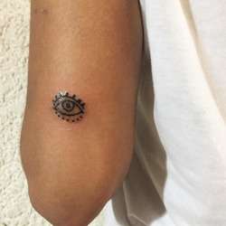 imagen de Arte en Cherry Waves Tattoo_4