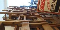 imagen de MESA DE MADERA CON 4 SILLAS_4