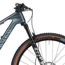 imagen de 2024 Canyon Lux Trail CF 9 Mountain Bike_4
