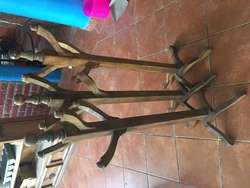 imagen de Muebles, maquina para moler carne y percheros _5