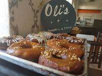 Logo de Olis bakery and bistro